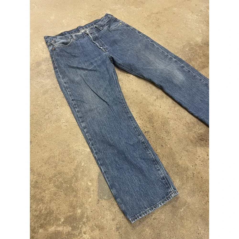 Levis‎ 501 Jeans Mens 34x29 Medium Wash Blue Denim Straight Leg Button Fly